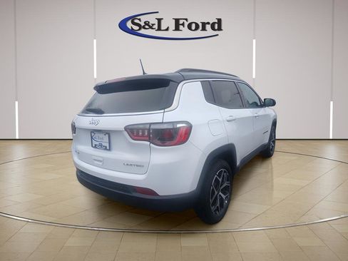 Used 2025 Jeep Compass Limited image 5