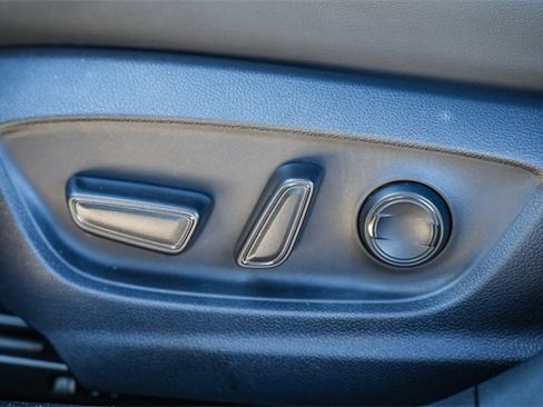 Used 2022 Toyota Prius Prime XLE image 22