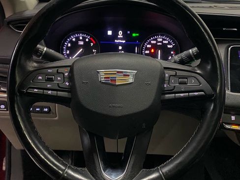 Used 2019 Cadillac XT4 Premium Luxury image 18