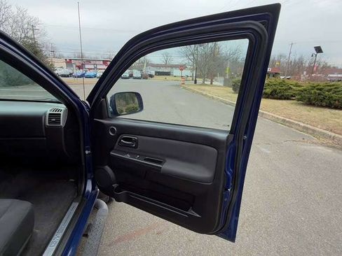 Used 2010 GMC Canyon SLE image 24