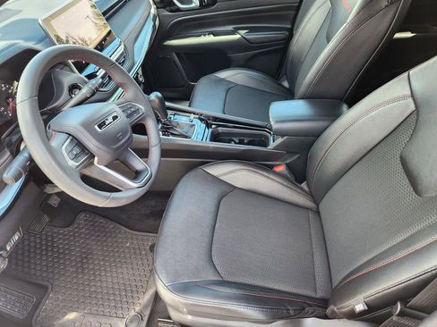 Used 2025 Jeep Compass Trailhawk AWD/4WD image 51