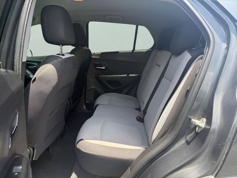 Used 2019 Chevrolet Trax LT w/ LPO, Cargo Package FWD image 11