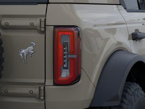 New 2025 Ford Bronco Badlands image 23