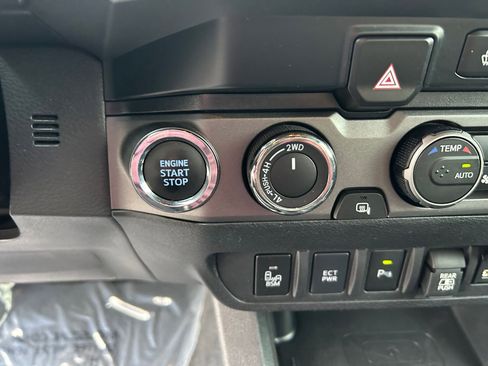 Certified 2023 Toyota Tacoma TRD Off-Road w/ TRD Premium Off Road Package image 17