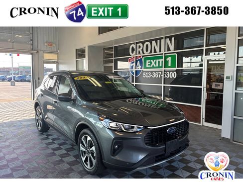 Used 2024 Ford Escape Platinum AWD/4WD image 1