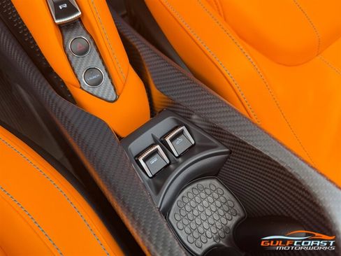 Used 2022 McLaren 765LT RWD image 22