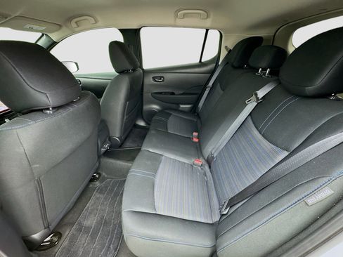 Used 2022 Nissan Leaf SV w/ SV Technology Package image 15