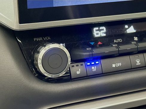 Used 2022 Toyota Tundra Platinum AWD/4WD image 21