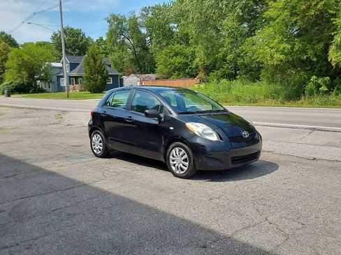Used 2009 Toyota Yaris 4-Door Hatchback FWD image 4