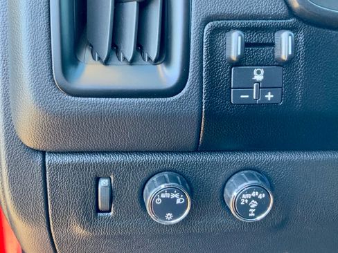 Used 2019 Chevrolet Colorado ZR2 image 48