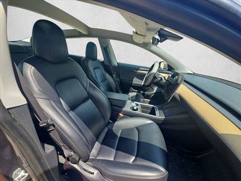 Used 2021 Tesla Model 3 Standard Range Plus RWD image 16
