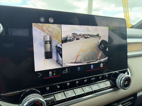 Certified 2024 GMC Canyon Denali image 20