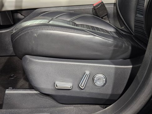 Used 2024 Lincoln Nautilus Reserve image 23