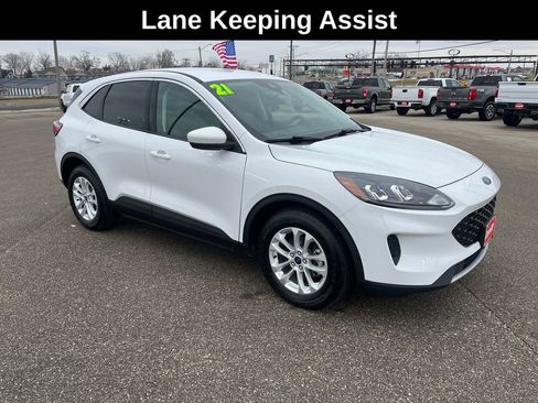 Used 2021 Ford Escape SE image 9