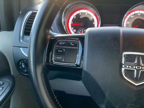 Used 2020 Dodge Grand Caravan SXT image 24