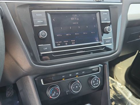 Used 2018 Volkswagen Tiguan S FWD image 23