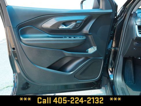 Used 2024 GMC Terrain SLE FWD image 15