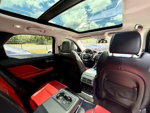 Used 2017 Jaguar F-PACE R-Sport image 29