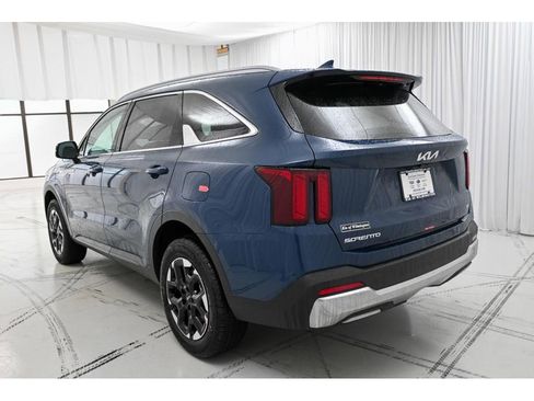 New 2026 Kia Sorento S image 5