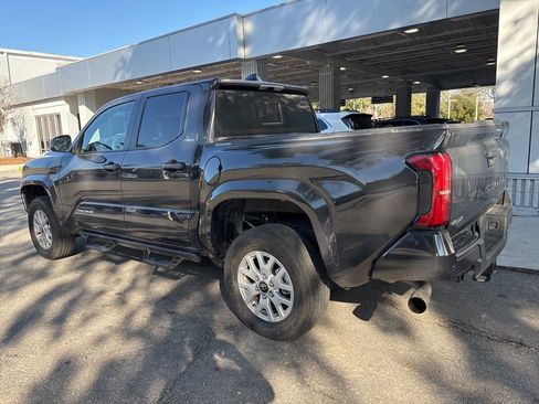 Used 2025 Toyota Tacoma SR5 image 22