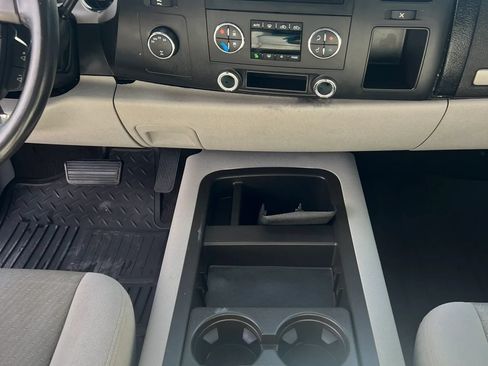 Used 2007 Chevrolet Silverado 1500 LT w/ Suspension Package, Off-Road" AWD/4WD image 12