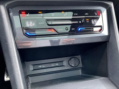 Used 2022 Volkswagen Tiguan SE R-Line image 36