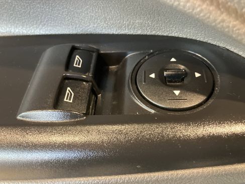 Used 2020 Ford Transit Connect XL image 12