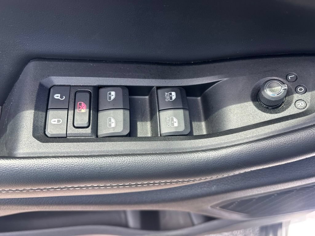 Used 2024 Jeep Grand Cherokee L Laredo AWD/4WD image 18