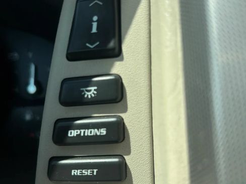 Used 2005 Cadillac XLR RWD image 13