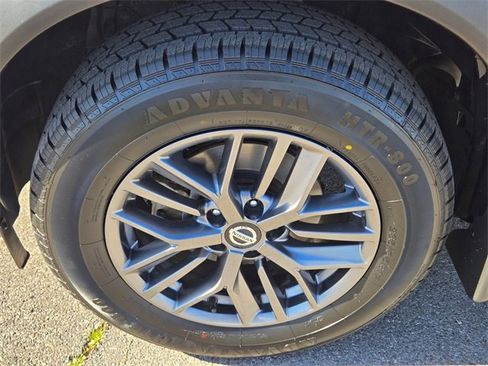 Used 2021 Nissan Rogue S image 12