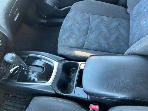 Used 2015 Nissan Rogue SV image 20