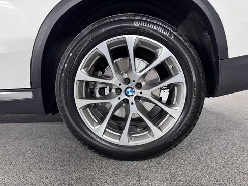 Used 2022 BMW X5 xDrive40i w/ Executive Package AWD/4WD image 13