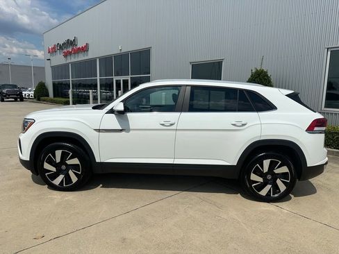 Used 2024 Volkswagen Atlas Cross Sport SE image 7