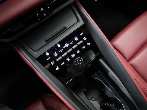 Certified 2025 Porsche Macan 4S Electric image 21