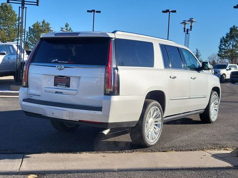 Used 2020 Cadillac Escalade ESV Platinum AWD/4WD image 4