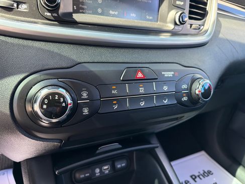 Used 2020 Kia Sorento LX AWD/4WD image 27