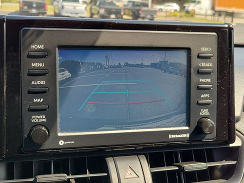 Certified 2021 Toyota RAV4 XLE FWD image 27