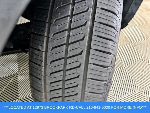 Used 2017 Nissan Rogue SV w/ Sun & Sound Touring Package AWD/4WD image 23
