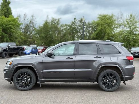 Used 2021 Jeep Grand Cherokee Altitude AWD/4WD image 2