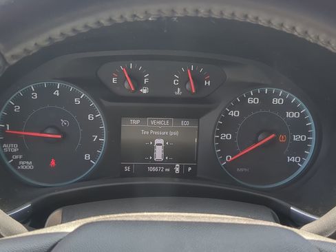 Used 2018 Chevrolet Equinox LT FWD image 21