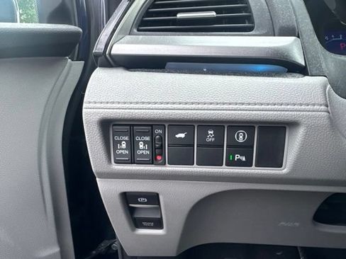 Certified 2024 Honda Odyssey Touring image 22