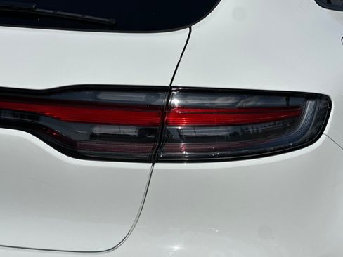 Used 2026 Porsche Macan AWD/4WD image 28