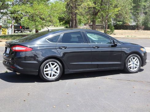 Used 2014 Ford Fusion SE FWD image 4