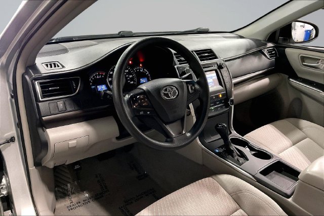 Used 2015 Toyota Camry LE FWD image 14