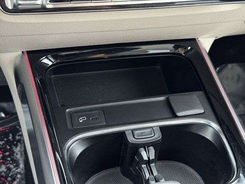 Used 2023 Mercedes-Benz GLB 250 4MATIC image 15