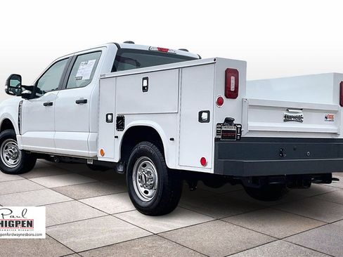 Used 2025 Ford F250 XL w/ XL Chrome Package image 2