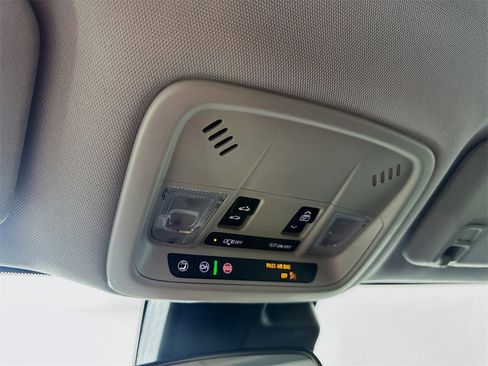 Used 2023 Chevrolet Malibu LT image 31