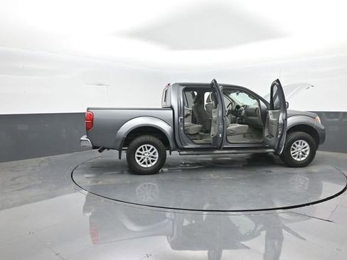 Used 2018 Nissan Frontier SV AWD/4WD image 42