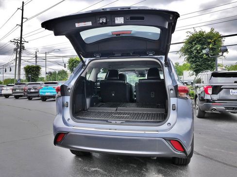 Used 2021 Toyota Highlander Limited AWD/4WD image 16