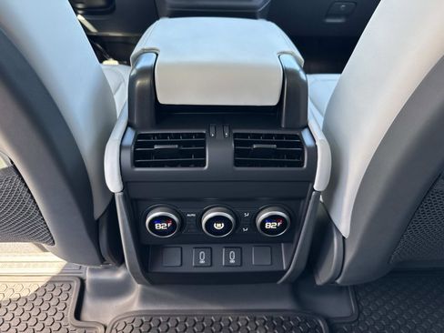 New 2026 Land Rover Defender 110 X-Dynamic SE image 16